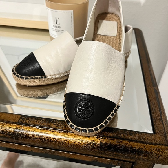 New! Authentic Tory Burch shoes 7.5 - Picture 2 of 3